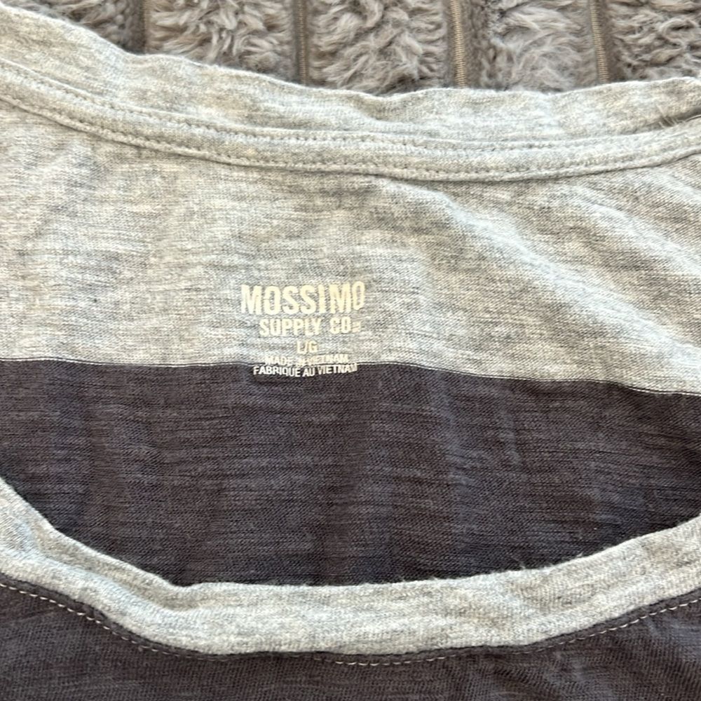 Women’s Tunic  - Picture 2 of 5